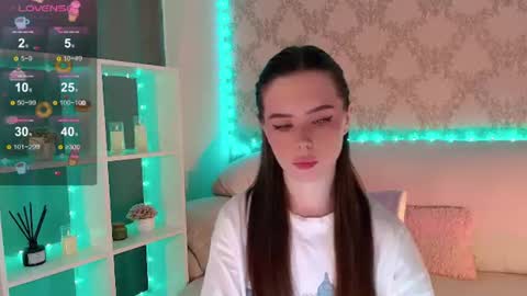 Mia online show from August 16, 5:00 am