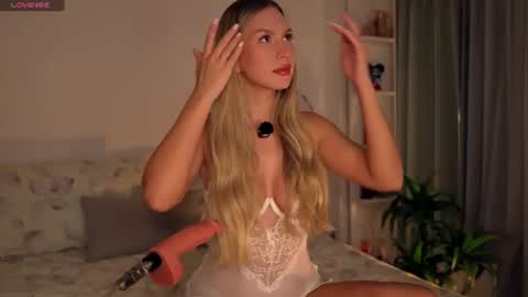Letty  Stephen online show from August 14, 3:26 pm