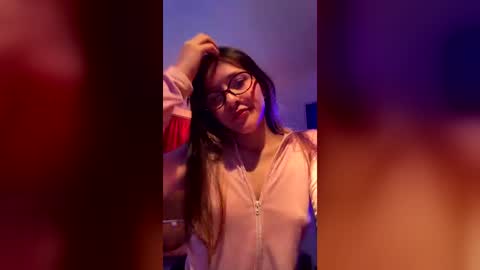 honeeeey_ online show from August 5, 11:47 pm