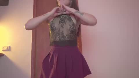 honeeeey_ online show from August 6, 11:04 pm