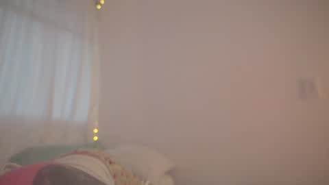 honeeeey_ online show from August 8, 11:16 pm
