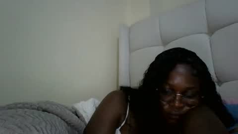 Honevey online show from April 11, 6:19 pm