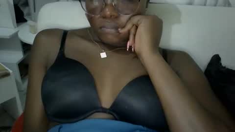 Honevey online show from April 15, 3:52 pm