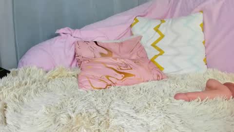 honey  monroe online show from August 3, 8:21 am