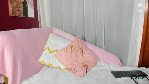 honey  monroe online show from August 9, 4:57 am
