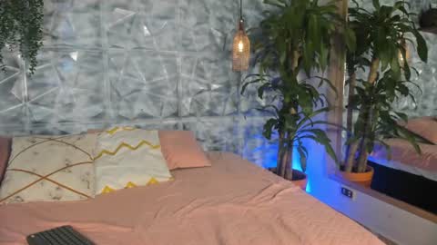 honey  monroe online show from August 11, 4:25 am