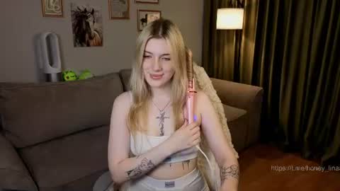 Lina online show from July 7, 1:48 pm