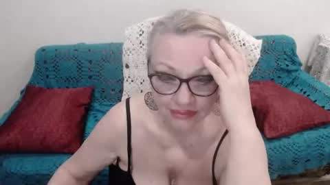Honey Lady online show from August 15, 1:37 pm