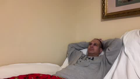 honey_man14 online show from August 6, 2:43 am