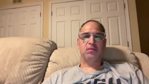 honey_man14 online show from August 12, 2:03 am