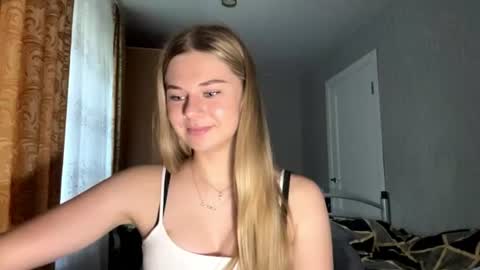 Klara online show from August 2, 3:19 pm