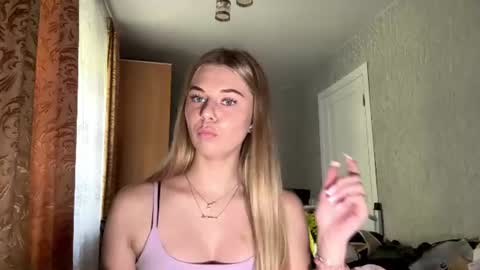 Klara online show from August 3, 12:45 pm