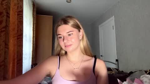 Klara online show from August 3, 1:51 pm