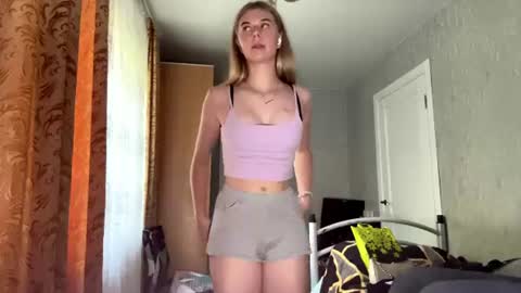 Klara online show from August 3, 2:57 pm