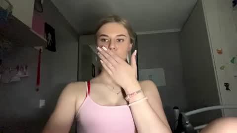 Klara online show from August 4, 7:11 pm