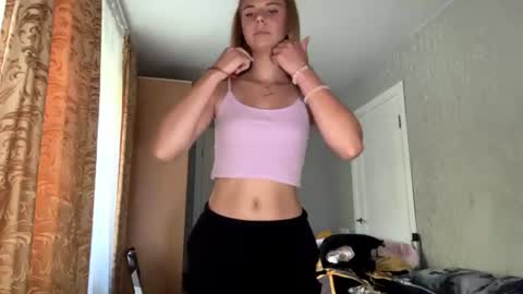 Klara online show from August 13, 1:36 pm