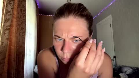 Klara online show from August 14, 9:02 am