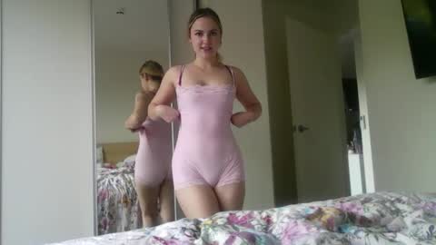 honeyblakex online show from May 21, 3:08 am