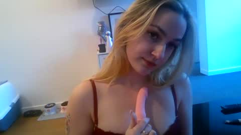 honeyblakex online show from August 5, 4:10 am