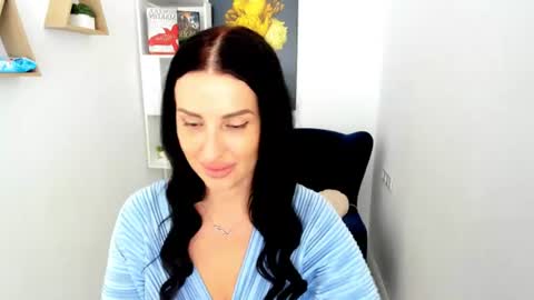 Jacqueline online show from July 9, 10:31 am