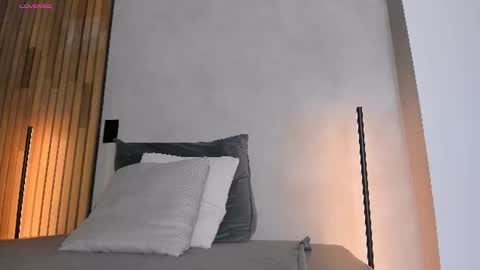 Sofia independent model online show from August 11, 10:39 am