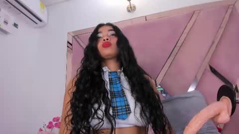 honeyht online show from August 7, 6:19 pm