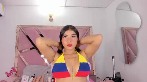 honeyht online show from August 11, 12:07 pm