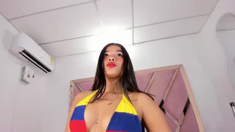 honeyht online show from August 11, 4:31 pm