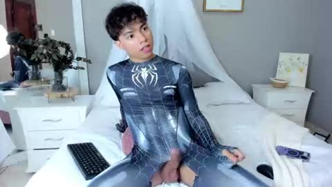 honeymoon_sariel online show from August 8, 9:37 pm