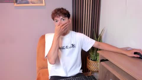 honeymoon_sariel online show from August 9, 8:10 pm