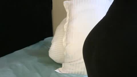 Becky online show from August 11, 3:08 am