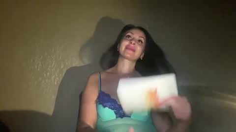 honeyvibe26 online show from August 10, 9:38 pm