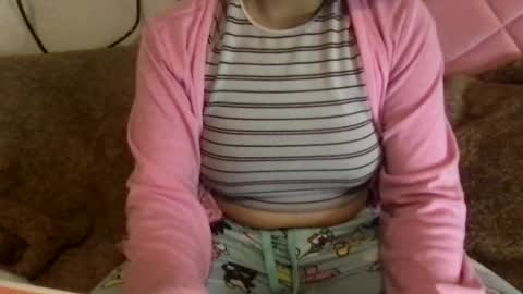honeyyy89 online show from August 8, 12:00 am
