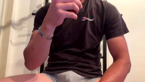 horndog1990123 online show from August 1, 7:31 pm
