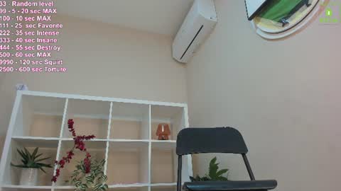 Naomi online show from September 3, 8:12 pm