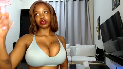 horny_princcess online show from July 30, 1:46 am