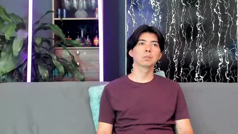 Alex and Camilo online show from April 27, 6:02 pm