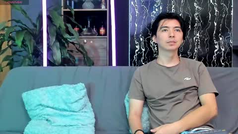 Alex and Camilo online show from May 4, 3:46 pm