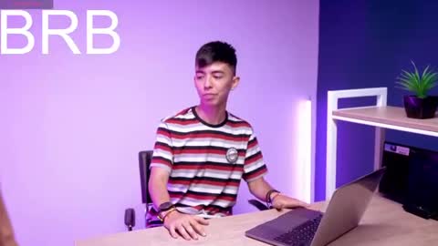 Alex and Camilo online show from May 4, 5:58 pm