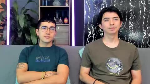 Alex and Camilo online show from May 12, 3:34 pm