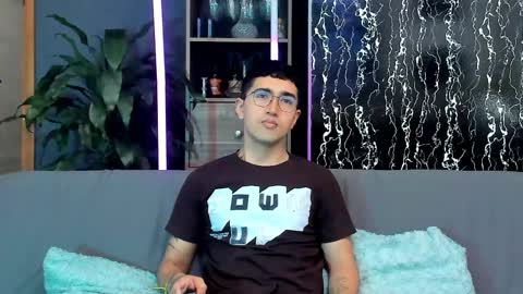 Alex and Camilo online show from June 8, 1:06 pm