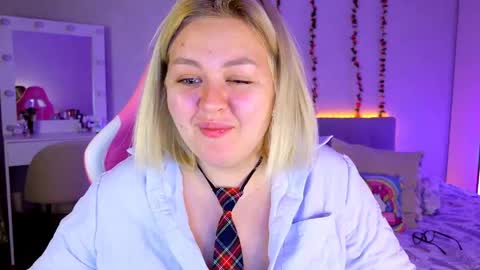 HornyCakee online show from May 20, 8:15 am