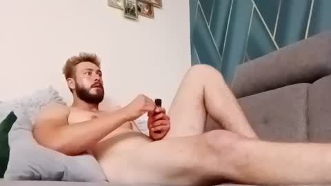 hornydavid_00 online show from August 8, 2:44 am