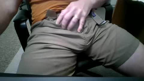 hornyhubby1001 online show from August 13, 6:22 pm