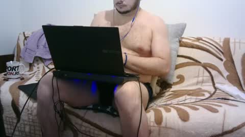 hornymonkey991 online show from August 10, 2:57 am