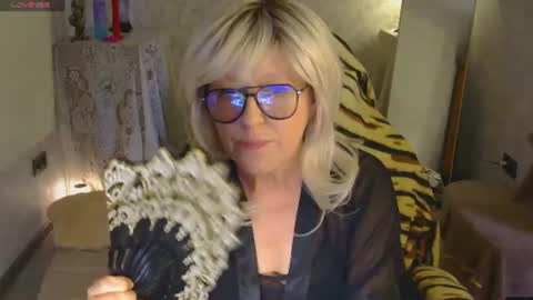 hornynikkishy online show from August 17, 1:05 pm