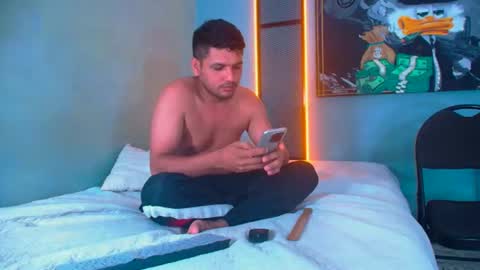 hornyshow1 online show from August 11, 12:18 pm
