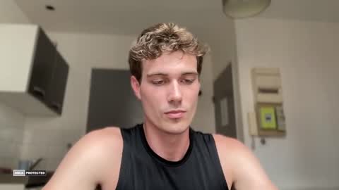 Travis online show from July 10, 3:07 pm