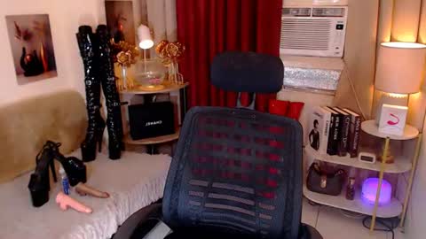 Ivy online show from July 27, 3:17 pm