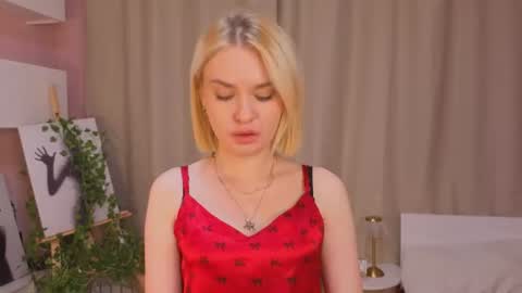Hot Eva online show from August 10, 7:54 am